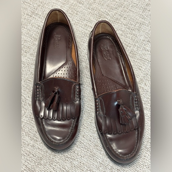 G.H. Bass & Co. Other - G H BASS Men’s Burgundy Tasseled Leather Loafers GREAT Condition Size 12M